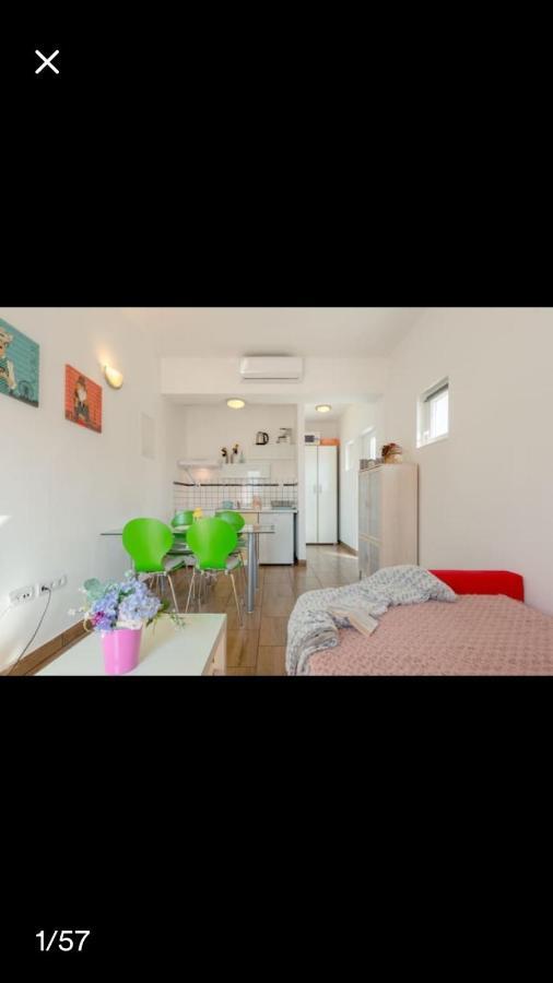 Studio Apartmant Leona With Parking Place Split Exterior foto